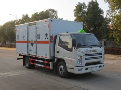  江特牌JDF5041XFWJ6型腐蝕性物品廂式運(yùn)輸車(chē)