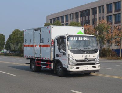 江特牌JDF5080XZWB6型雜項(xiàng)危險(xiǎn)物品廂式運(yùn)輸車(chē)