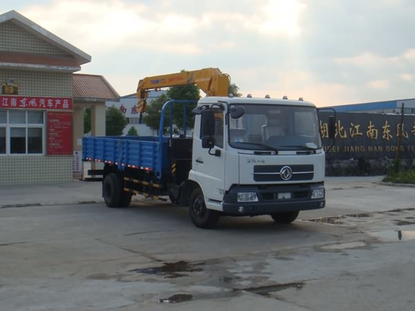 東風(fēng)天錦隨車起重運(yùn)輸車